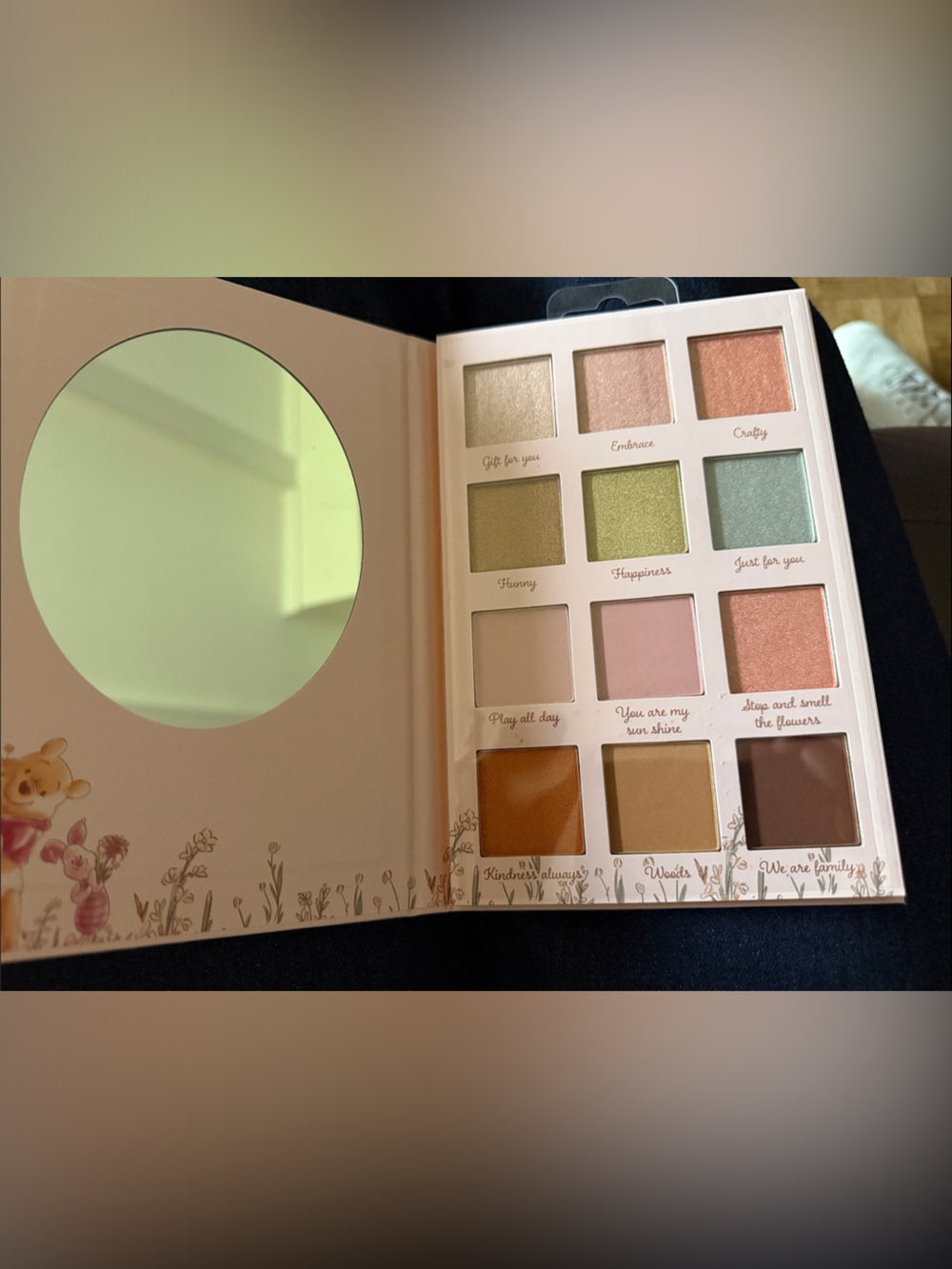 Disney Winnie the Pooh Makeup Palette, NWOT - Picture 3 of 3